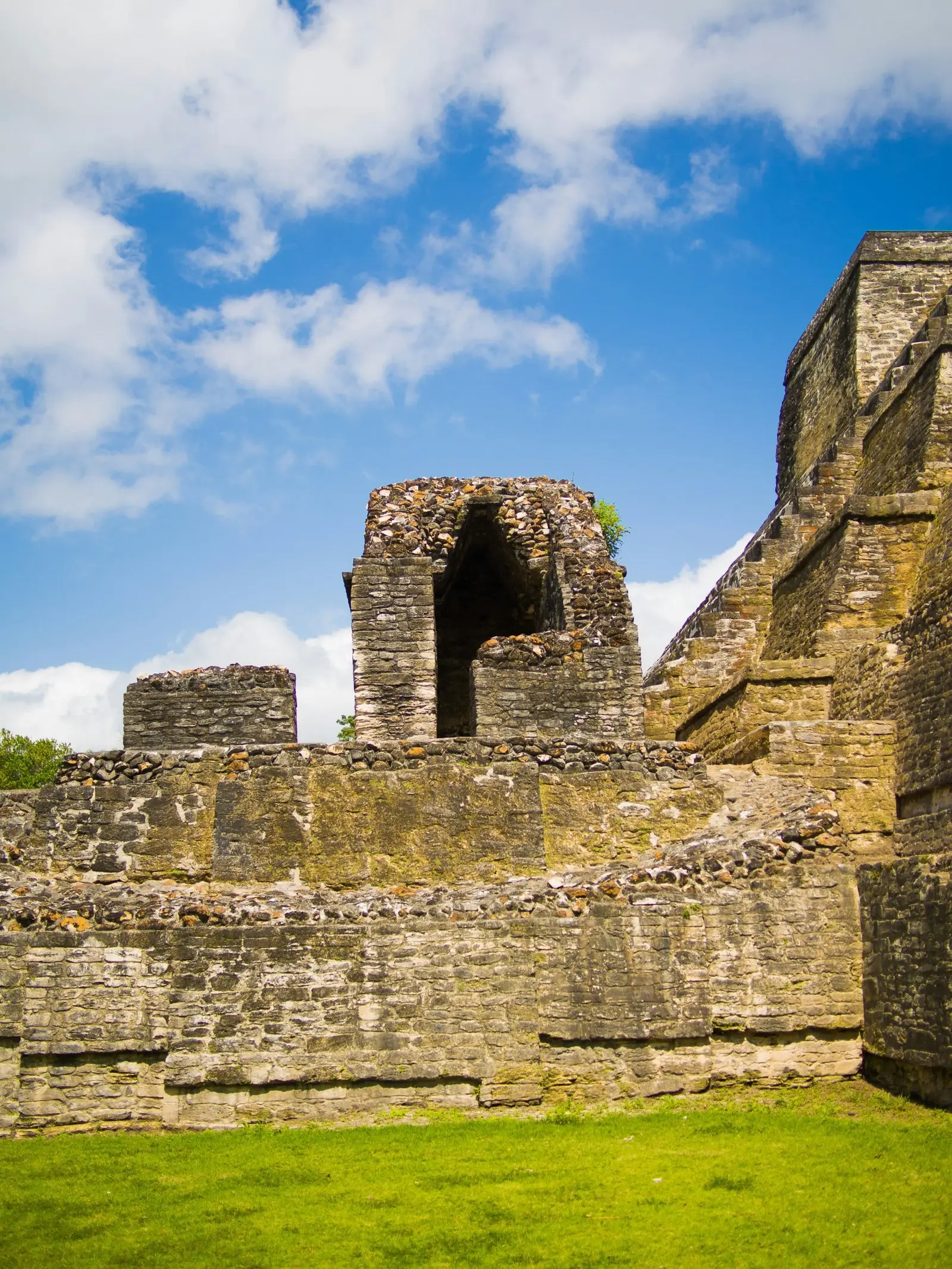Flores (Guatemala) to Belize City (Belize)